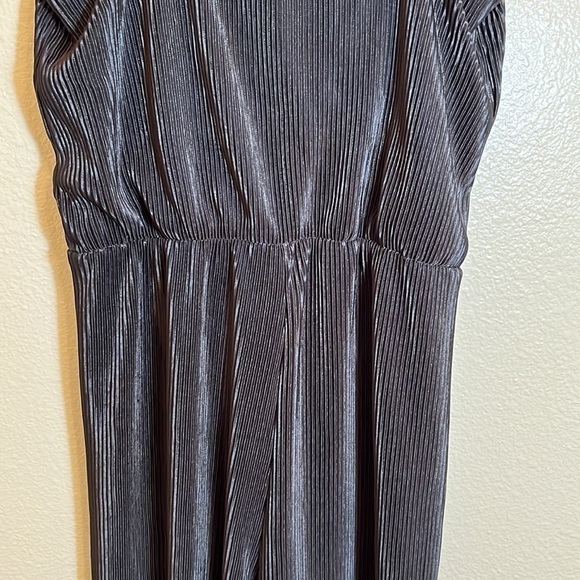 FOREVER 21 Black One Piece Spaghetti Strap Romper Size Medium - Picture 10 of 13